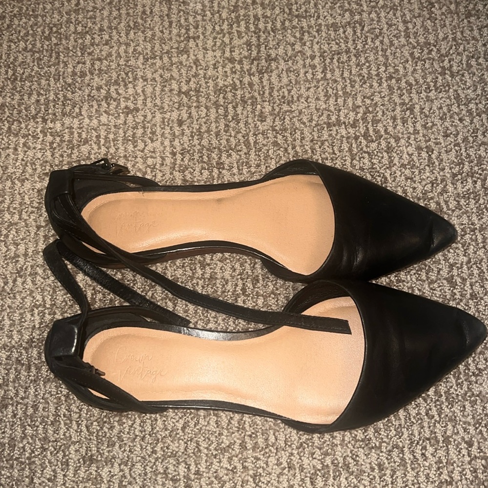 Crown vintage evalinda flat